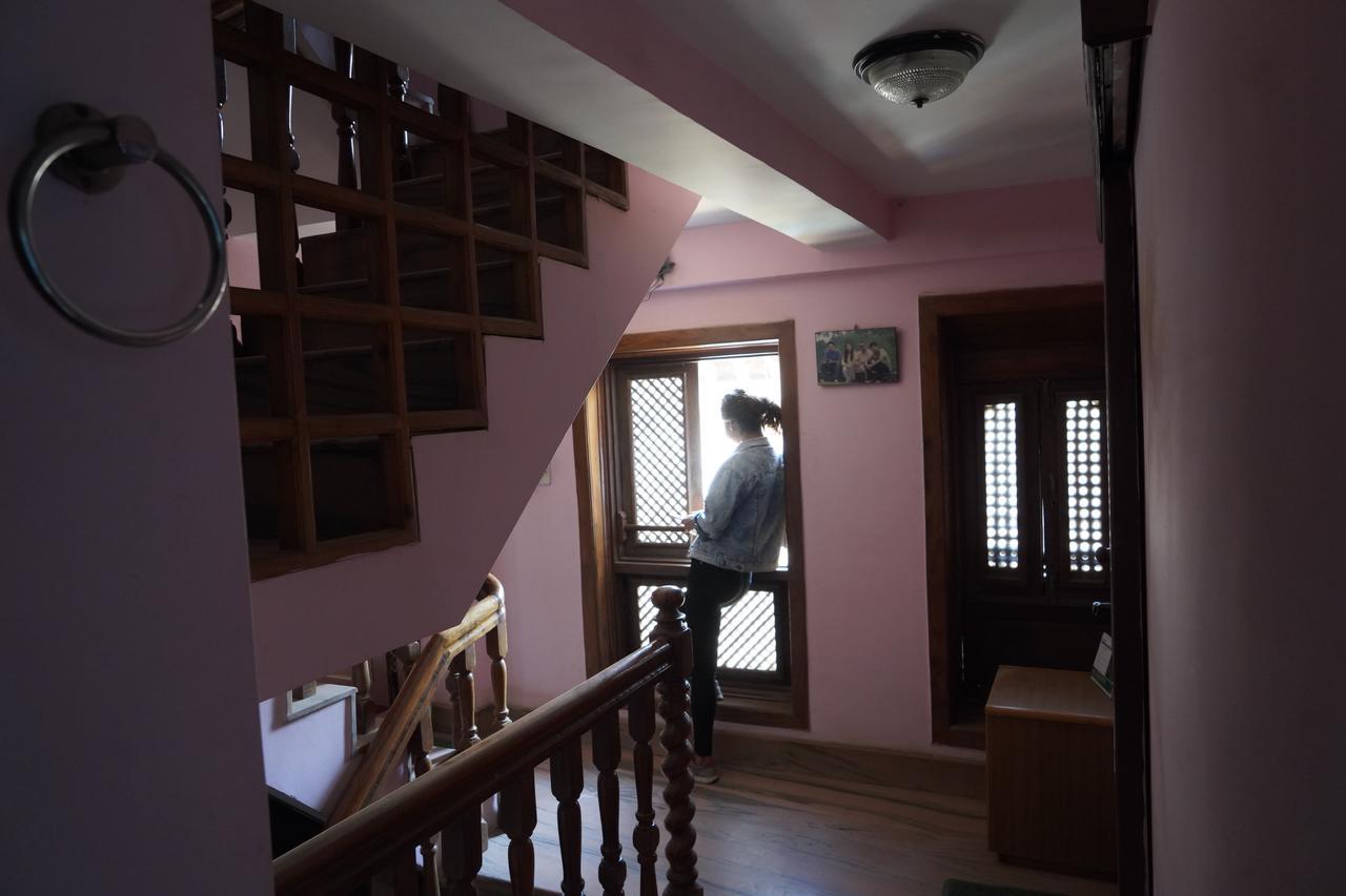 Moonlight Guest House บักตะปูร์ ภายนอก รูปภาพ