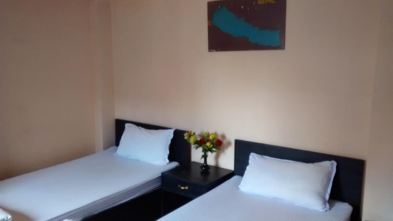 Moonlight Guest House บักตะปูร์ ภายนอก รูปภาพ