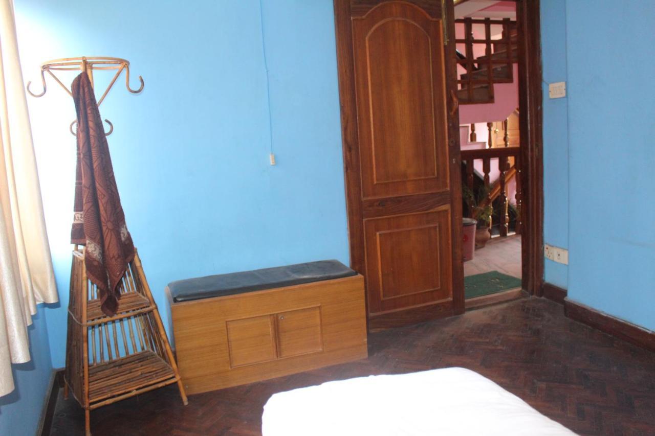 Moonlight Guest House บักตะปูร์ ภายนอก รูปภาพ