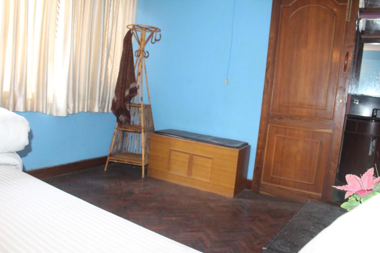 Moonlight Guest House บักตะปูร์ ภายนอก รูปภาพ