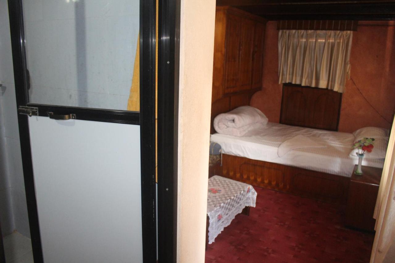 Moonlight Guest House บักตะปูร์ ภายนอก รูปภาพ